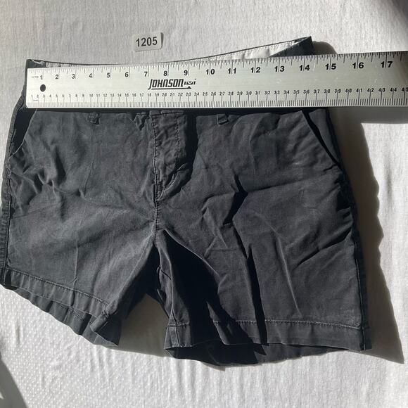 Old Navy Women’s Casual Khaki Shorts size 2, Solid Black - Picture 2 of 11